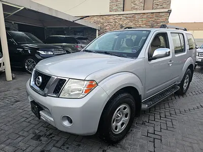 Original paint first owner Pathfinder 2012 Silver Edition GCC Specs