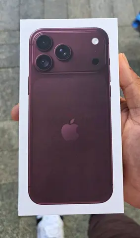 iPhone 18 Pro 256GB Burgundy TDRA