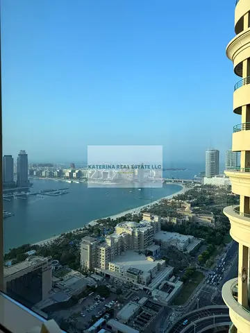 BEST LAYOUT AND VIEW in this building / VACANT - perfect for renovation / Sea View / High Floor