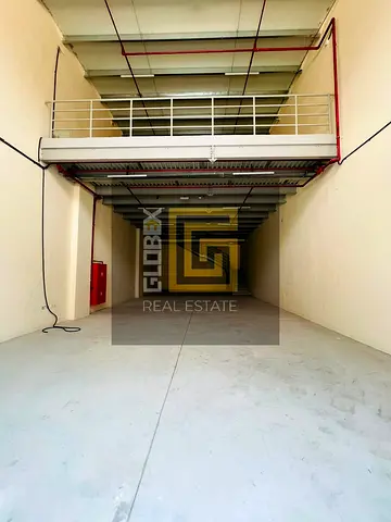 مستودع 3,200 قدم² مع ميزانين | كهرباء 25 كيلوواط | الجرف 1 | 150 ألف درهم