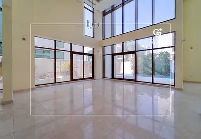 Vacant | With Private Lift and Pool