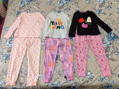 All for 30 aed only Kids Clothes for 5-7 years old in perfect condition Location Al barsha 1