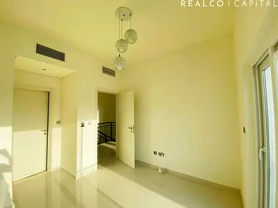 BRIGHT 3 BEDROOM WITH MAIDS | SINGLE ROW | R2M14