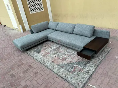 Available poil from Italian Lsahpe sofa excellent condition