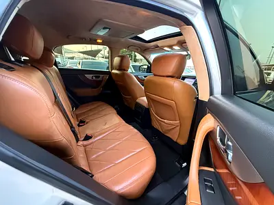 صورة مصغرة 12 لـ 2014 Infiniti QX70