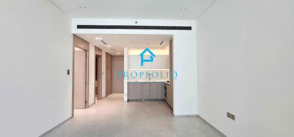 Semi Furnished I Spacious I Bright I Ready to Move