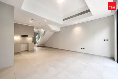 Large Layout | Community View | Modern Fittings