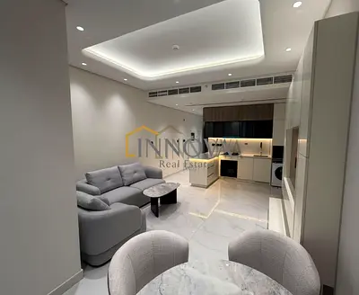 شقة مفروشة بغرفة نوم واحدة | برج سكاي هيلز ريزيدنس 1 | إطلالات على المسبح والمدينة