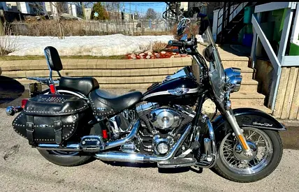 2003 Harley-Davidson Heritage Softail Classic – 100th Anniversary 🇨🇦 ( carburetor / golden key))