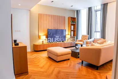 Upgraded | Premium Furniture | Waterfront Living