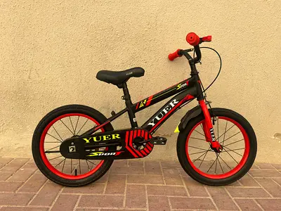 Kids bike Almost New Size 16 Pick up Al barsha 1 Price 150 aed not negotiable