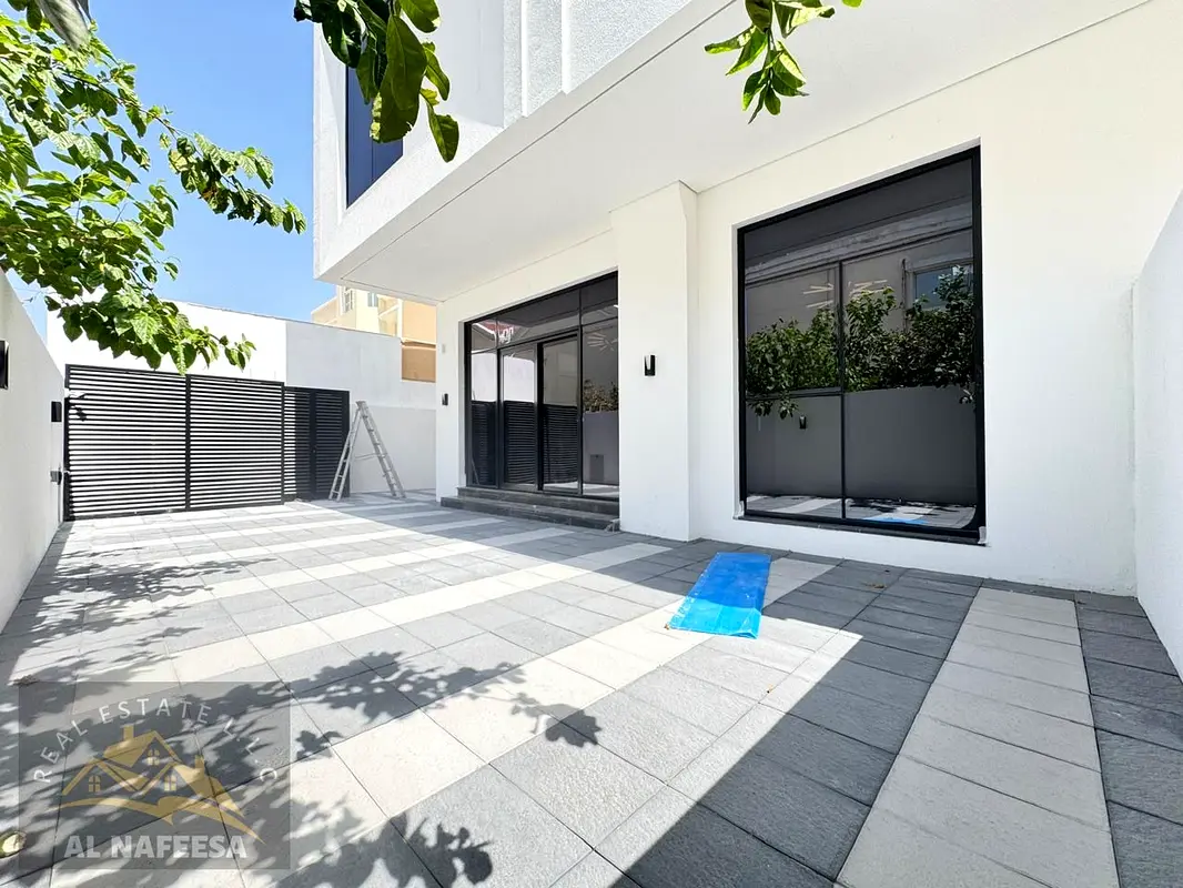 🏡 1 year old Like a Brand-New Corner Villa | 4 Master Bedrooms | Mirdif