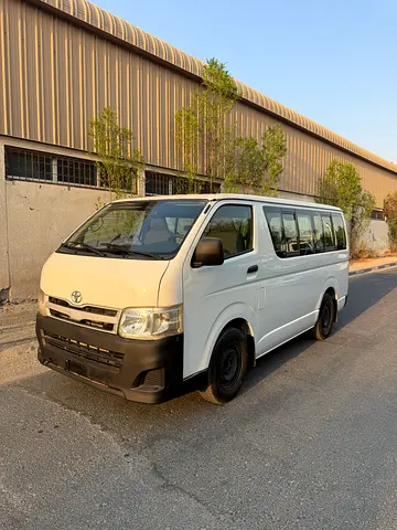 Toyota Hiace GL 2011 13 seater GCC Specs