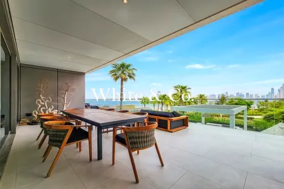 Large | Upgraded | Marina Skyline Facing