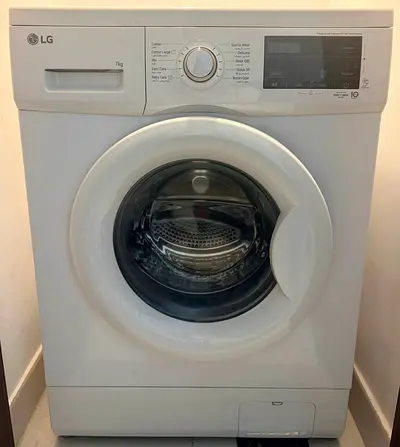• • LG 7kg Washing Machine – Model: FH2J30DNL02