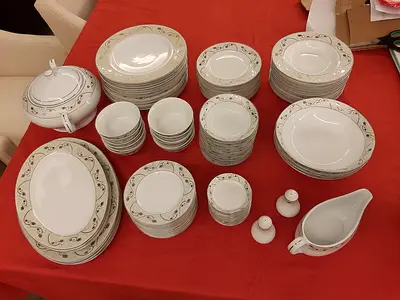 Homecentre set of plates