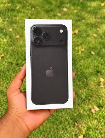 Iphone 18 pro max 2TB black