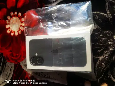 iPhone 17 box (sealed) - Black