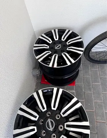 Nissan Patrol Y62 Rims (Original)