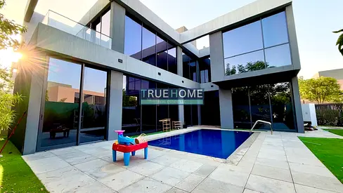 Ready / Luxury / Freehold / Private pool