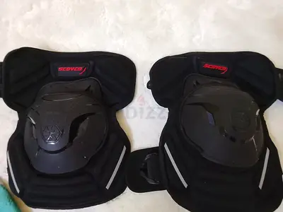 Pair of knee pads / protective pads for skating or biking