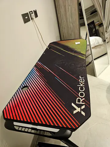For sale gaming set. Chair and table