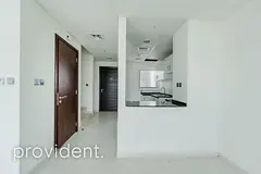 Vacant | Single Row | Mid-Corner Unit