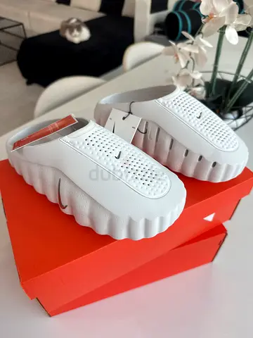 White Nike mind - Brand New, Size UK 6.5