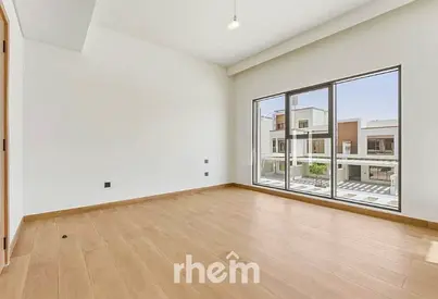 Single Row | Ready-To-Move-In | Near Lagoon
