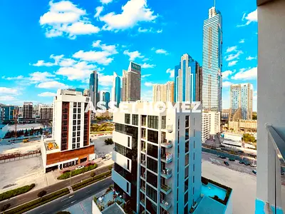 غرفة نوم واحدة في الطابق العلوي | إطلالة على وسط المدينة | شرفة | حمام سباحة وصالة ألعاب رياضية