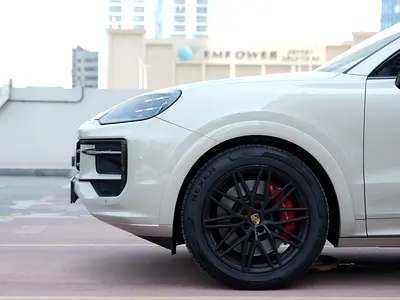 صورة 5 لـ 2024 Porsche CAYENNE