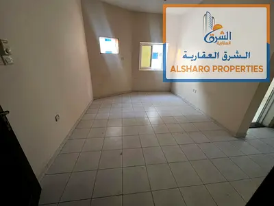 شقة مناسبة لسكن العزاب والشيرنج والموظفين الليواره قريب كورنيش عجمان_35 الف على 4 دفعات