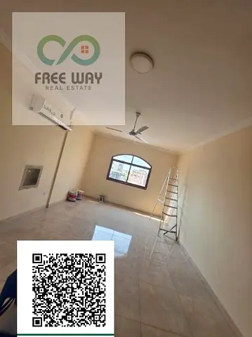 🏠 استوديو للإيجار السنوي – عجمان، الروضة 2 📍 موقع مميز على شارع الشيخ عمار الرئيسي 🛋️ استوديو 🍳 مطبخ شبه منفصل