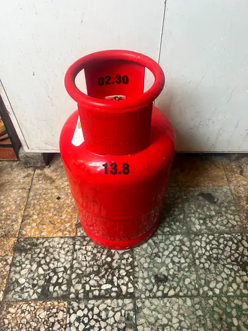 13.8kg Red LPG Gas Cylinder - Good Condition