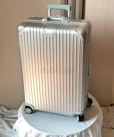 RIMOWA Chek in L size silver