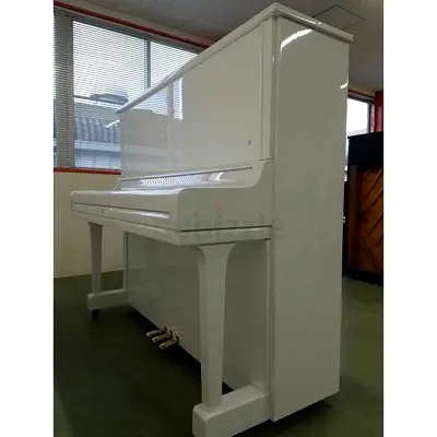 Yamaha U3 Glossy White With Bench