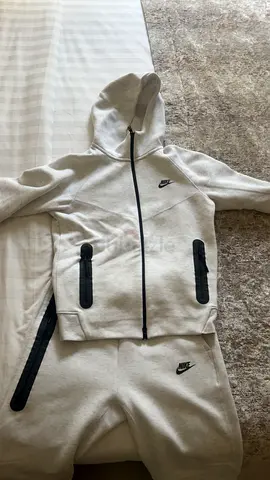 White Nike hoodie and joggers tracksuit set - size not specified