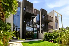 Prestigious Villa with Sea and Skyline View