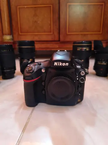 Nikon D800 DSLR camera body great condition