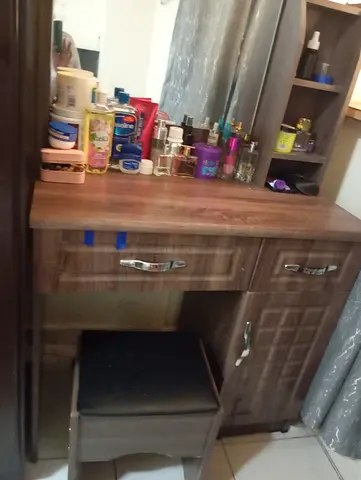 Wooden Dressing Table with Mirror, Stool and Storage - Good Condition تسريحة مع مقعد