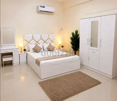 White bedroom set: bed, wardrobe, dresser & bedside tables (Good condition)