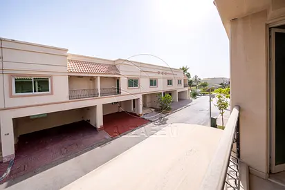 VACANT | Villa 4br Upgraded to 5br | BIG Backyard
