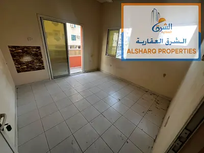 الليوارة بالقرب من كورنيش عجمان , غرفتان وصالة , مساحات كبيرة
