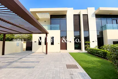 Landscaped | Close to Park | Corner Unit