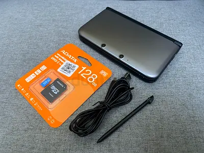 Nintendo 3DS XL Grey X Black - Modded