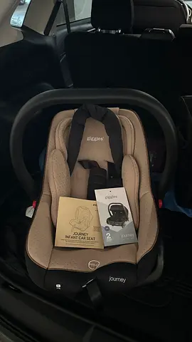 Giggles Journey Infant Car Seat with Side Impact Protection (Never Used)