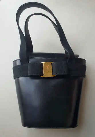 Salvatore Ferragamo - Black leather Vara Ribbon Mini bucket bag