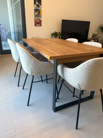 Dining Room Table and Chairs