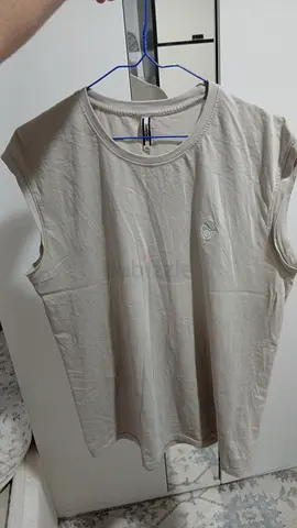 Beige sleeveless  T-shirt, size XL
