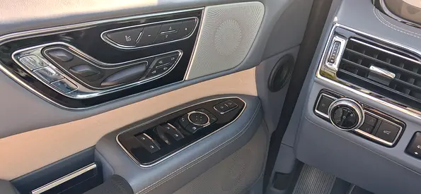 2021 Lincoln NAVIGATOR 缩略图 19